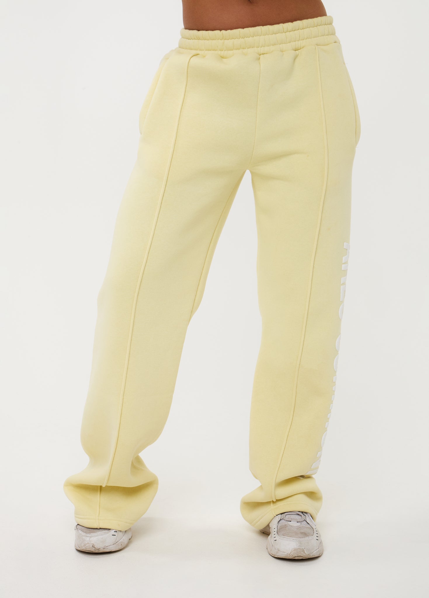 Ares Community Jogger Butter Yellow (DROPS 24 AUG 20:00)