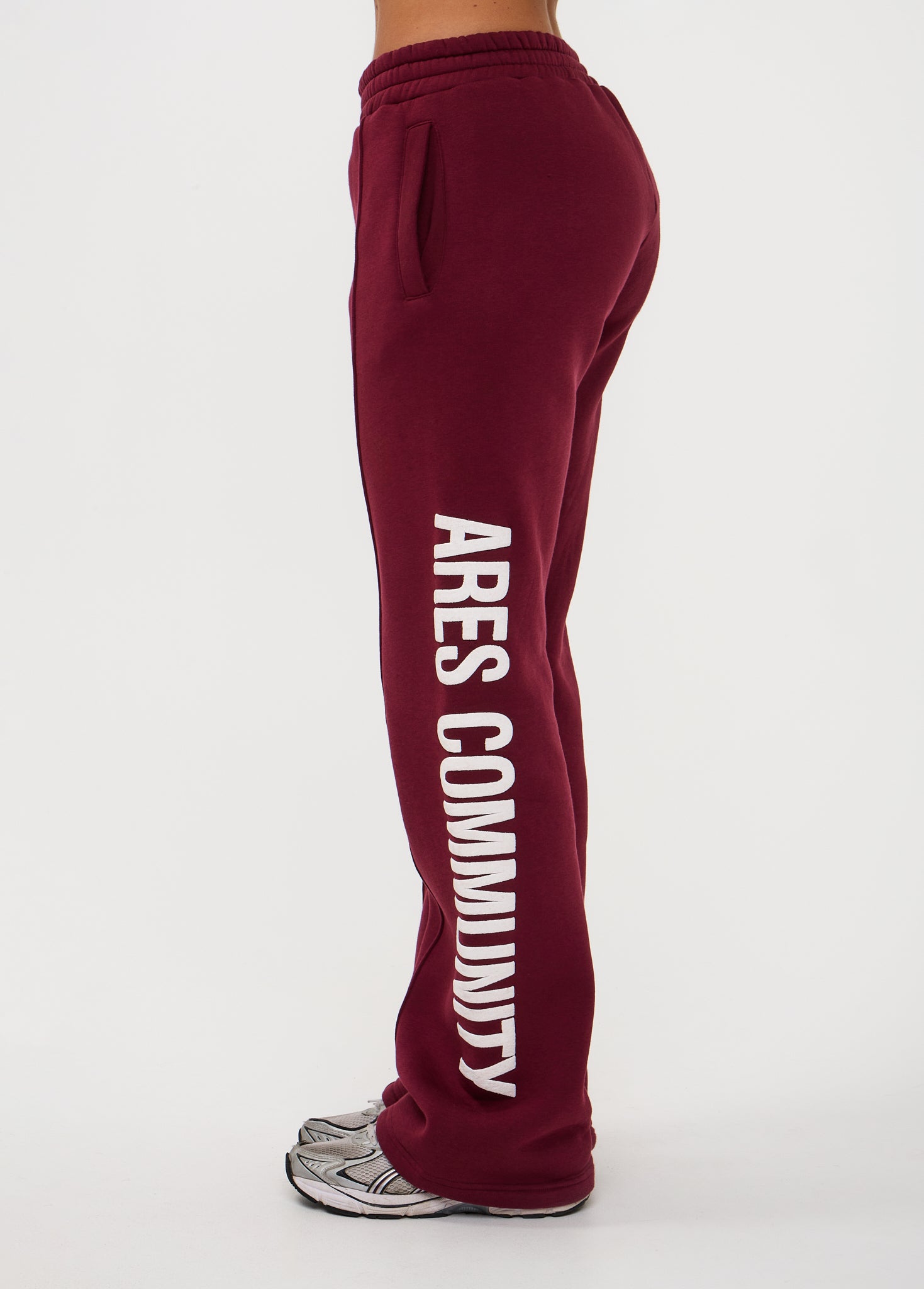 Ares Community Jogger Deep Burgundy (DROPS 24 AUG 20:00)