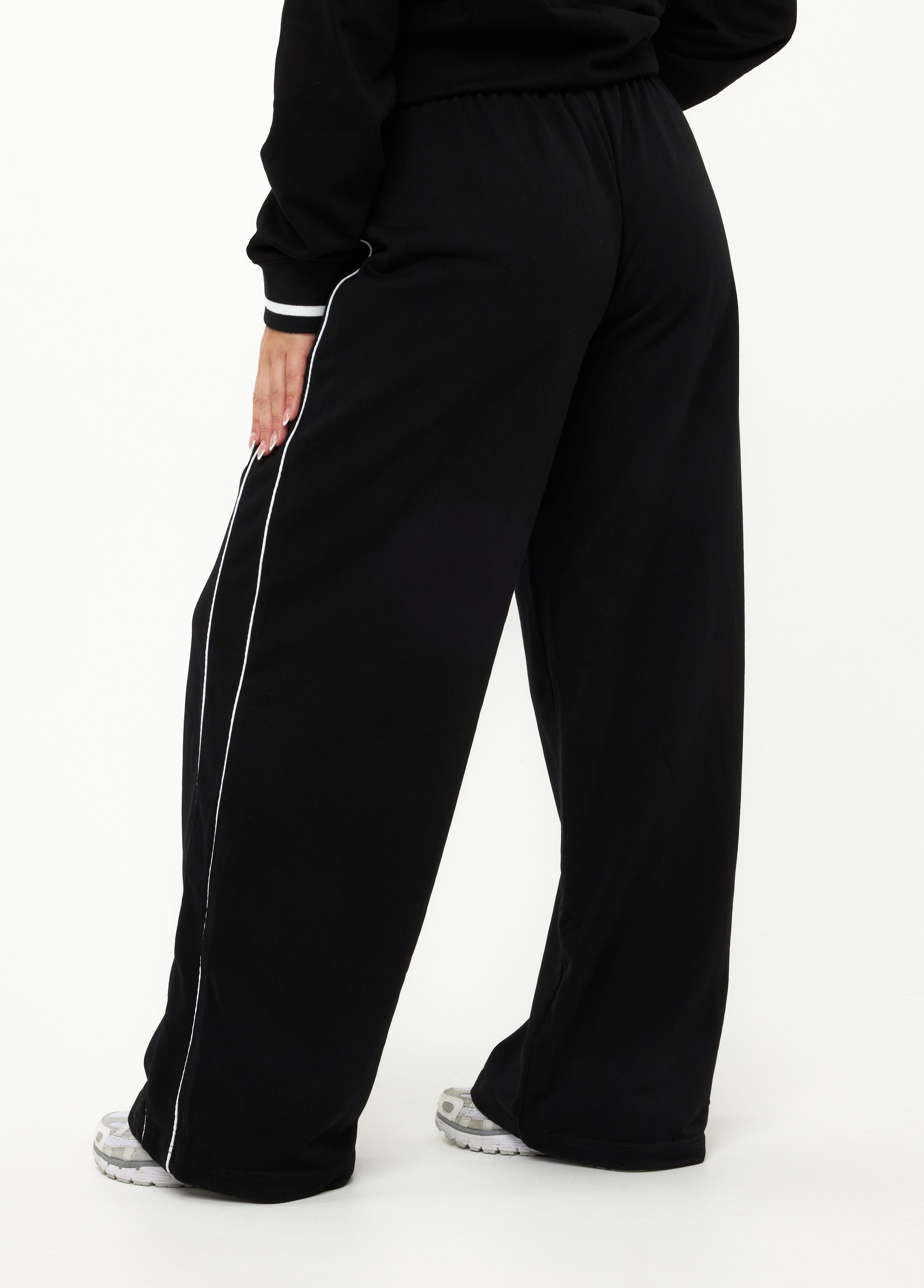 Ares Straight Leg Joggers Black