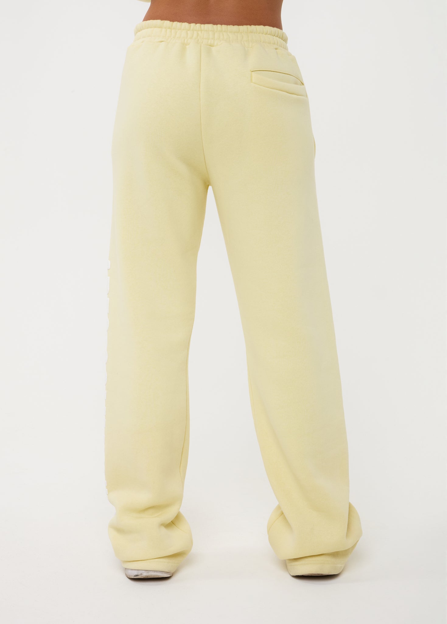 Ares Community Jogger Butter Yellow (DROPS 24 AUG 20:00)