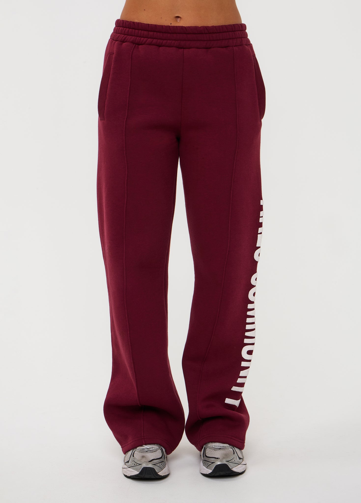 Ares Community Jogger Deep Burgundy (DROPS 24 AUG 20:00)