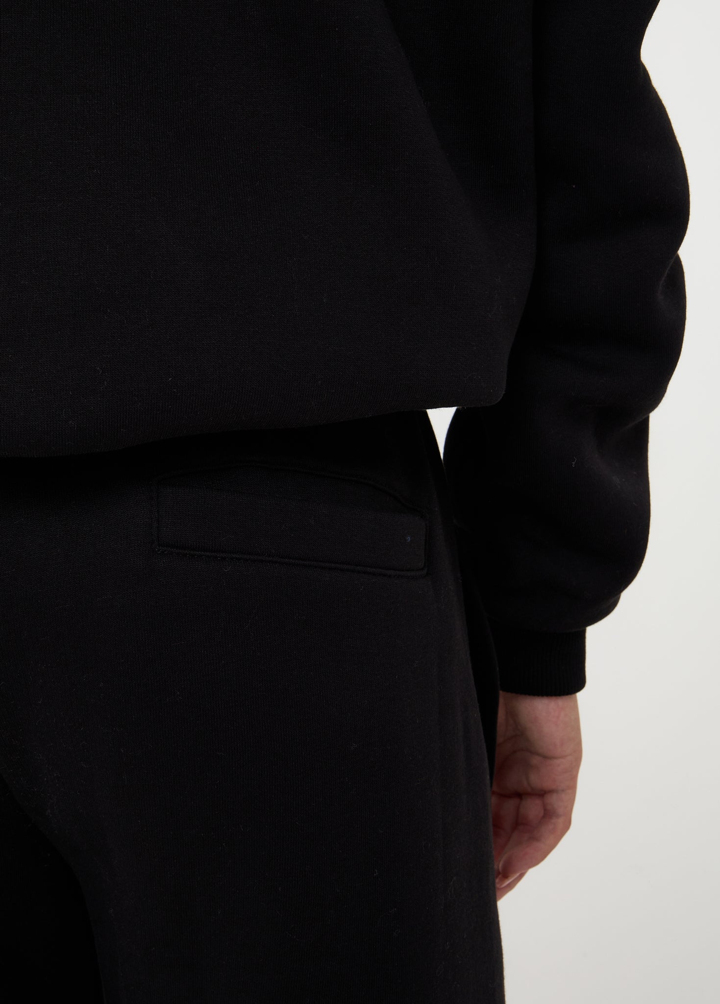Ares Community Jogger Black (DROPS 24 AUG 20:00)