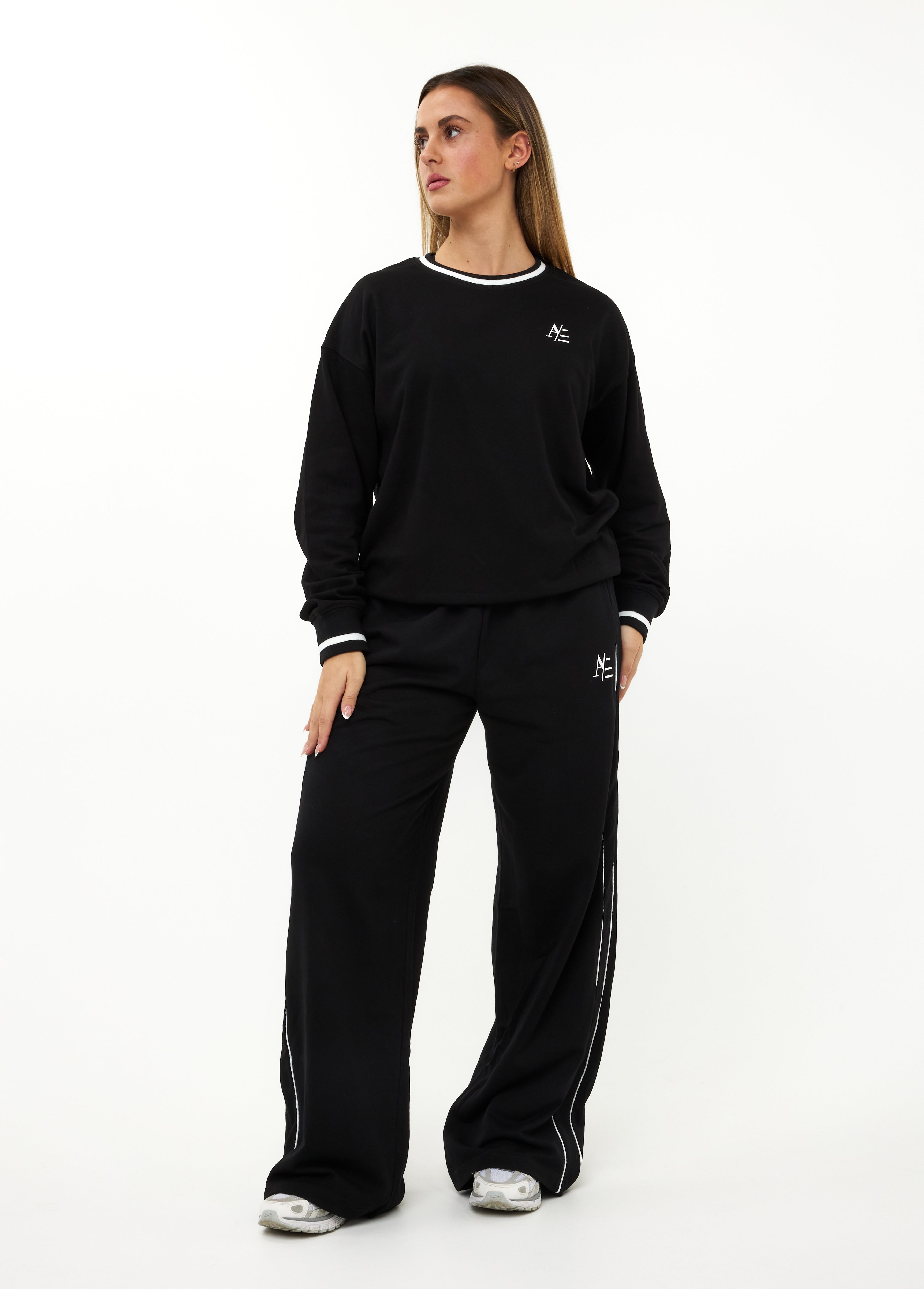 Ares Crewneck Top Black