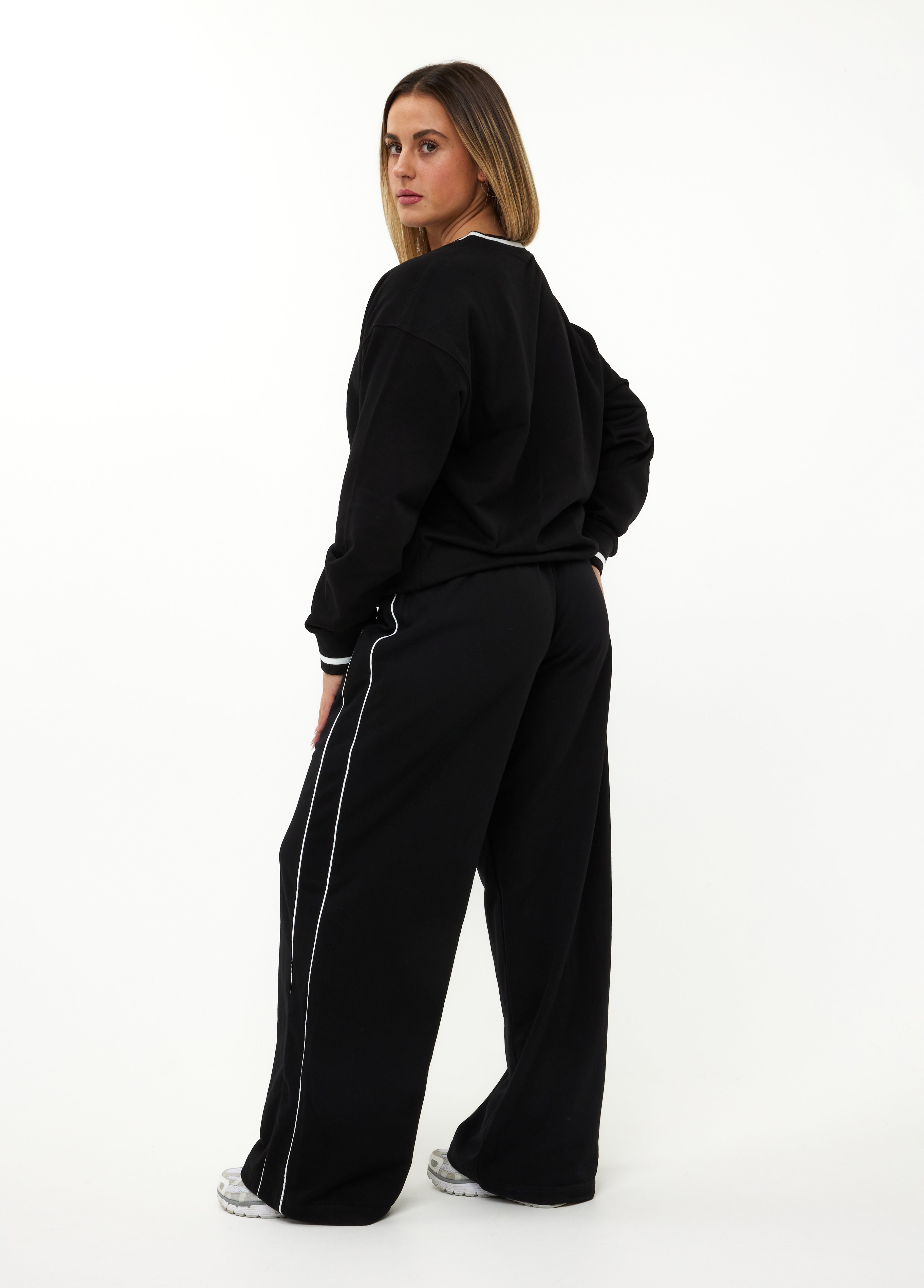 Ares Straight Leg Joggers Mocha Brown